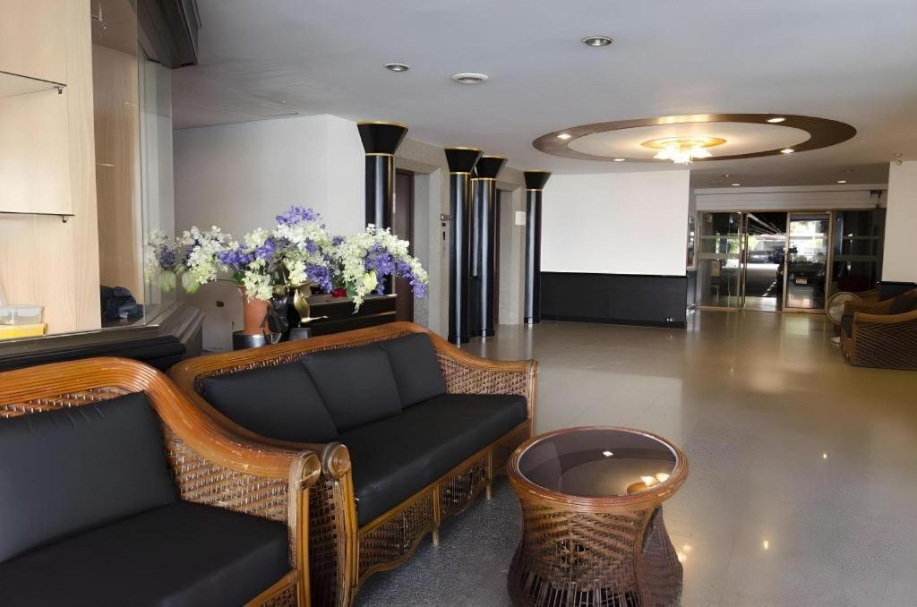 Town In Town Gardent Resort Bangkok Exteriör bild