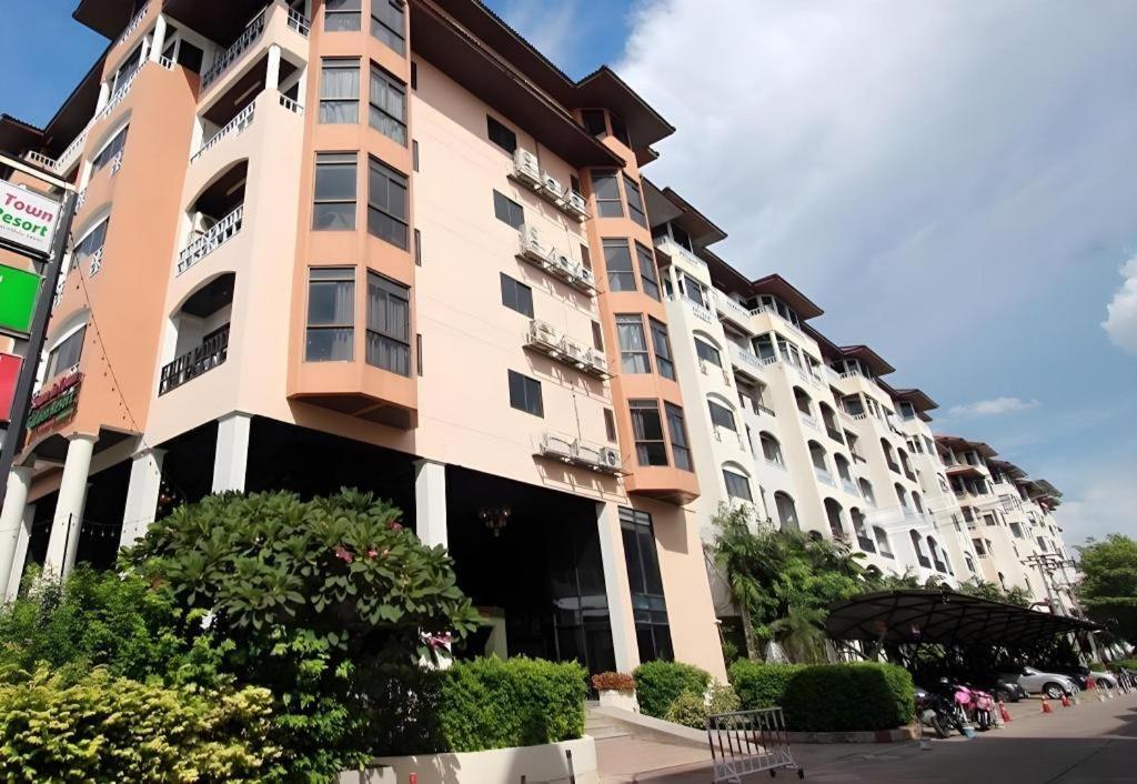 Town In Town Gardent Resort Bangkok Exteriör bild