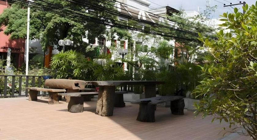 Town In Town Gardent Resort Bangkok Exteriör bild