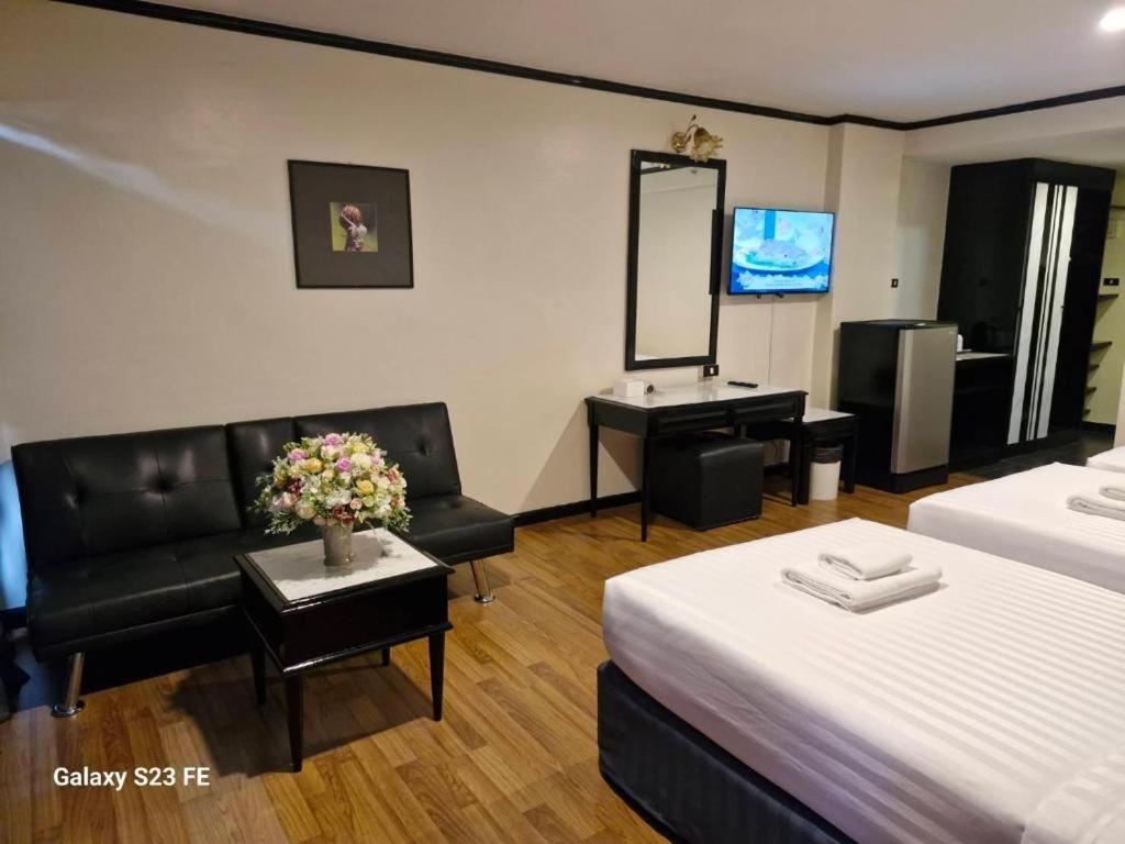 Town In Town Gardent Resort Bangkok Exteriör bild