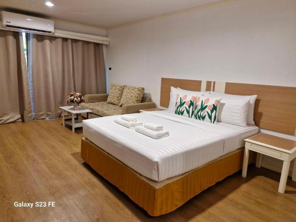 Town In Town Gardent Resort Bangkok Exteriör bild