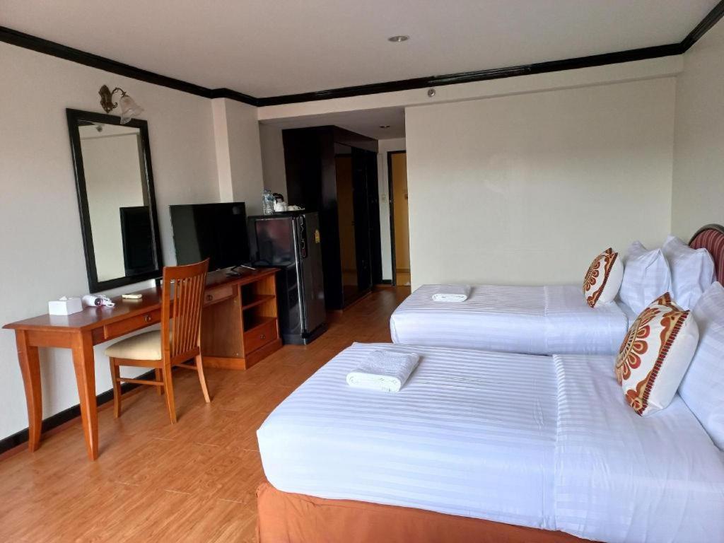 Town In Town Gardent Resort Bangkok Exteriör bild
