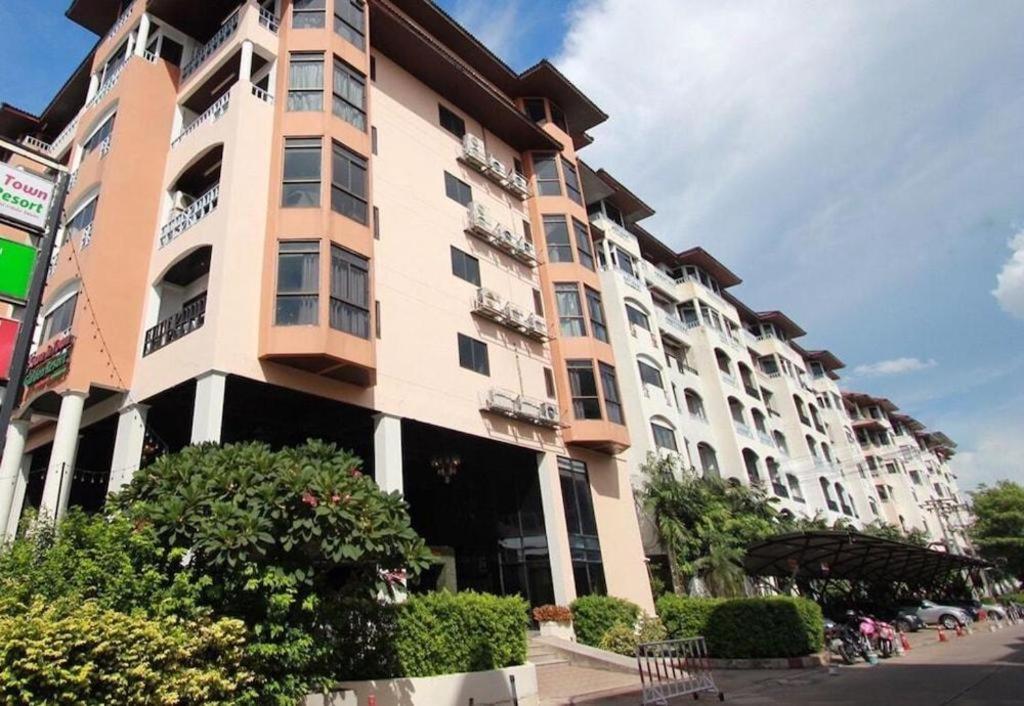 Town In Town Gardent Resort Bangkok Exteriör bild