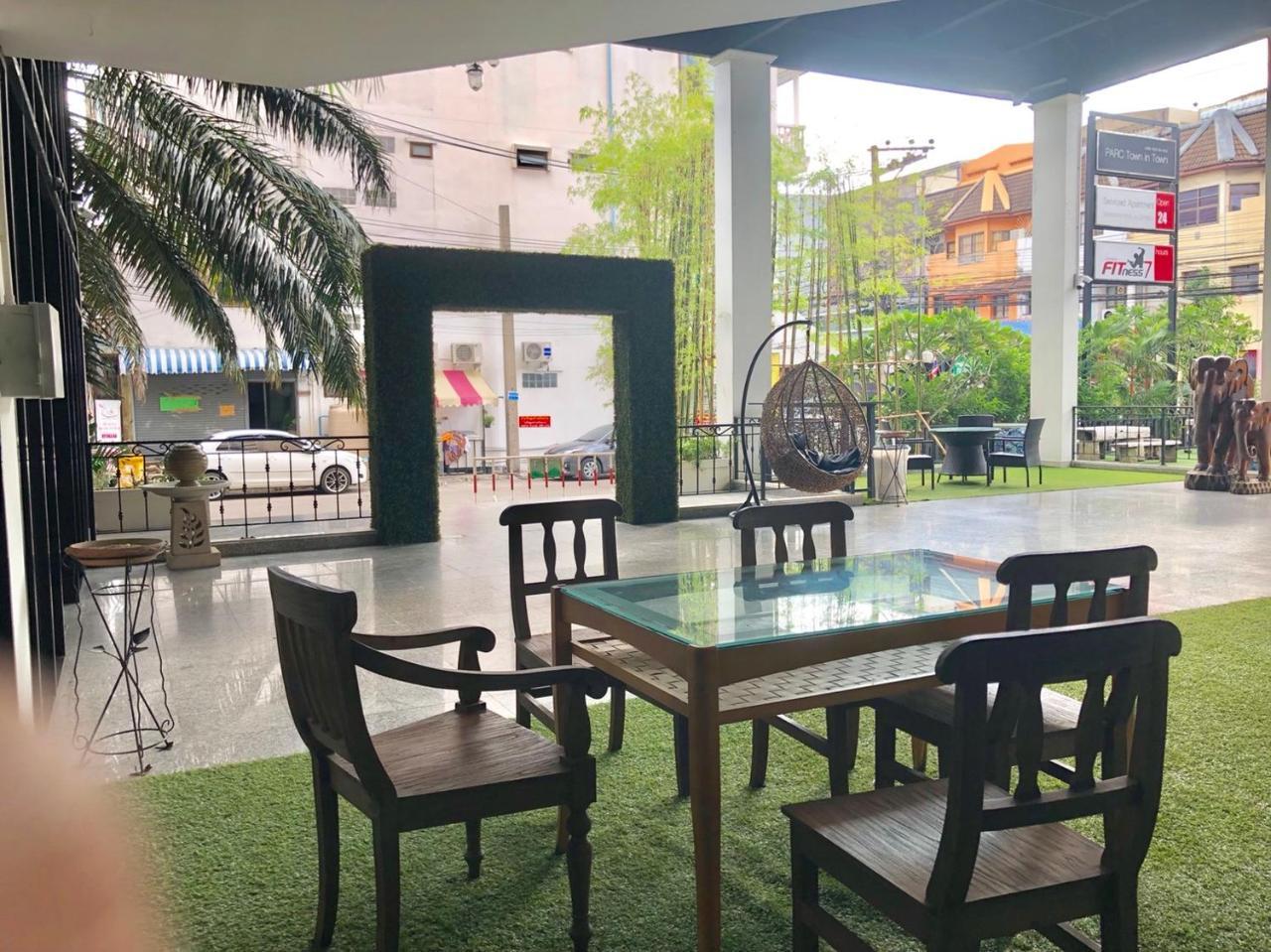 Town In Town Gardent Resort Bangkok Exteriör bild