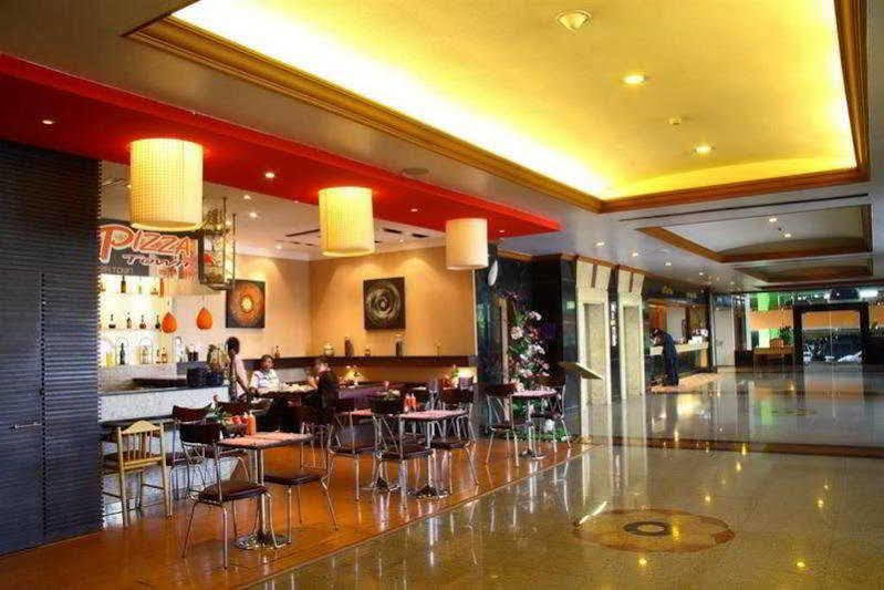 Town In Town Gardent Resort Bangkok Exteriör bild